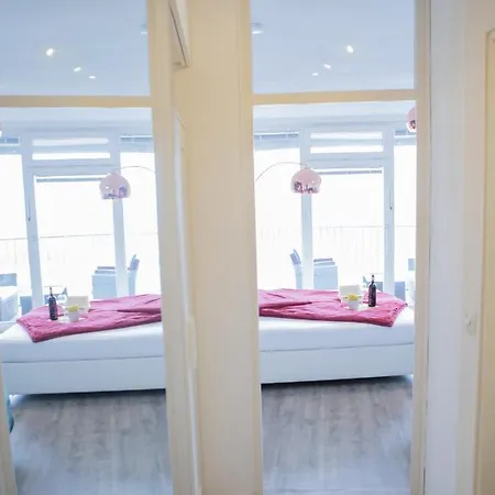 Modernes Apartment Mit Tollem Blick Ueber Die Stadt Augsburg Exterior photo